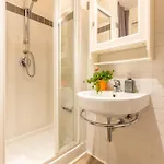 Stylish Apartment-near Corso Como-metro Garibaldi דירה
