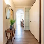 Stylish Apartment-near Corso Como-metro Garibaldi * מילאנו