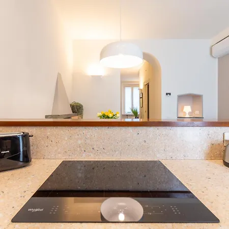 Stylish Apartment-near Corso Como-metro Garibaldi * Milano